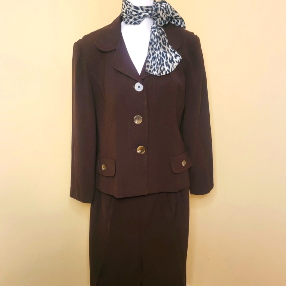 Vintage John Roberts pant suit. Size 14
